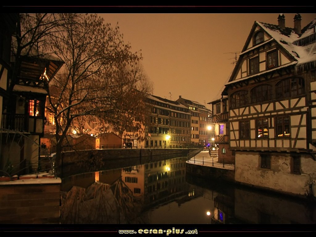Ecran Plus La Petite France Sous La Neige A Noel Strasbourg 67
